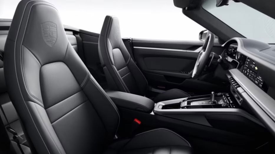 Porsche 992 Carrera 4