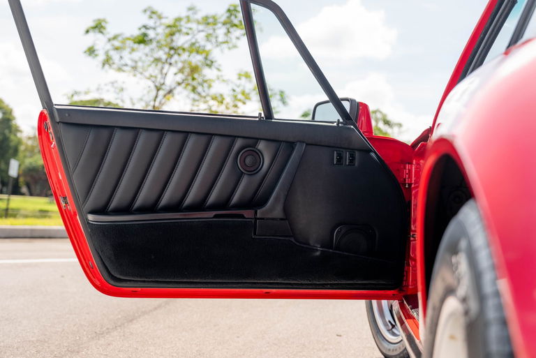 Porsche 911 Carrera 3.2 (US)