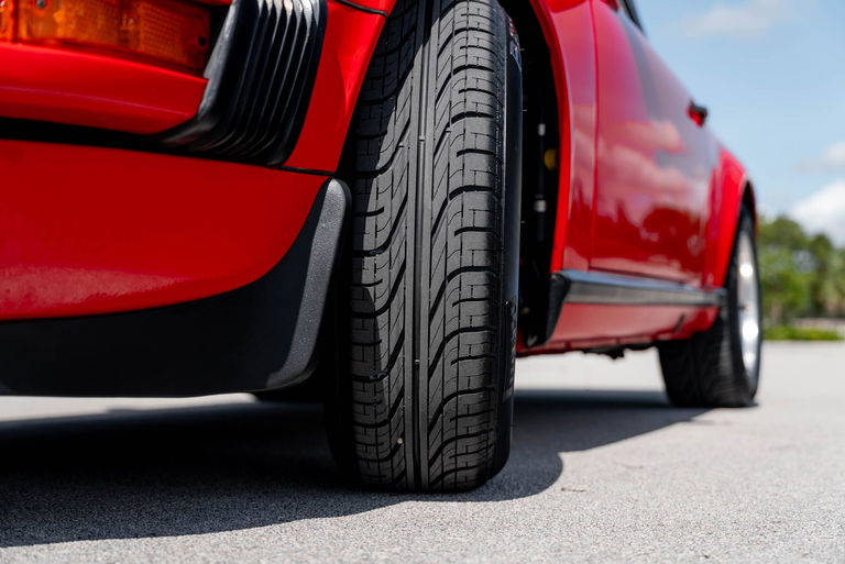 Porsche 911 Carrera 3.2 (US)