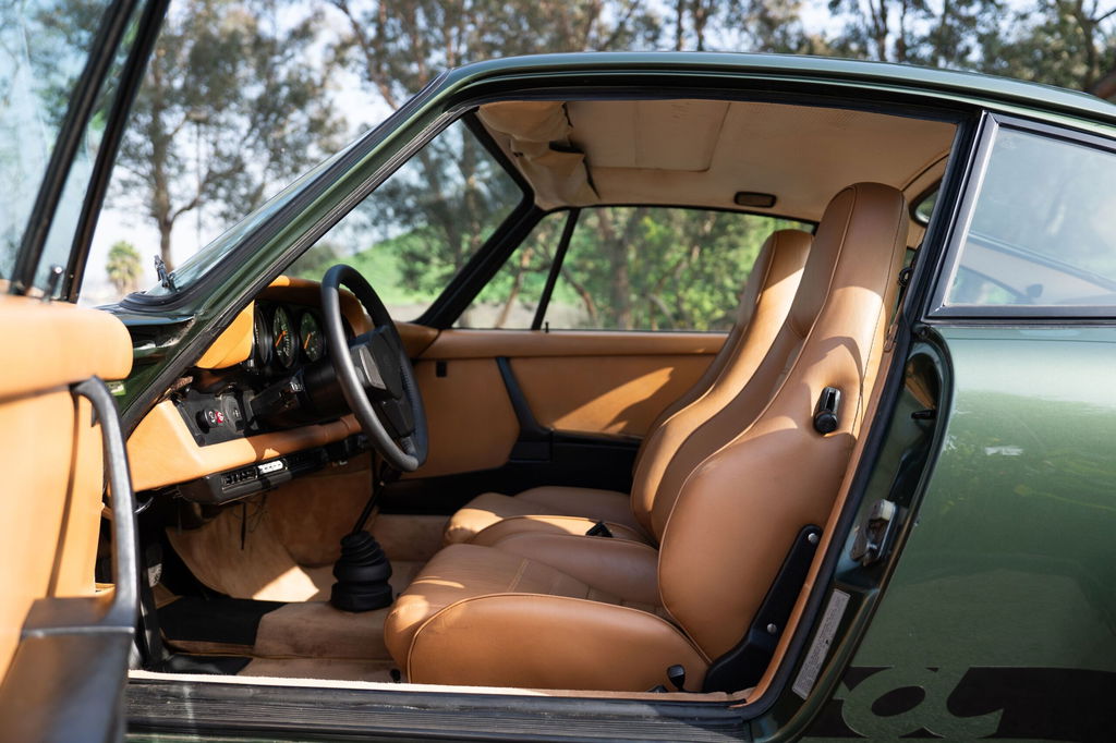 Porsche 911 Carrera 2.7