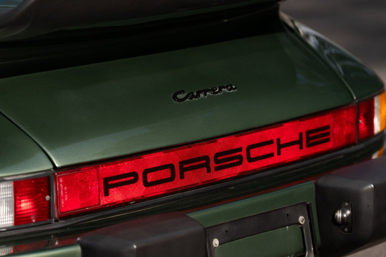 Porsche 911 Carrera 2.7