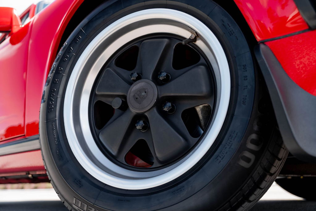 Porsche 911 Carrera 3.2 (US)