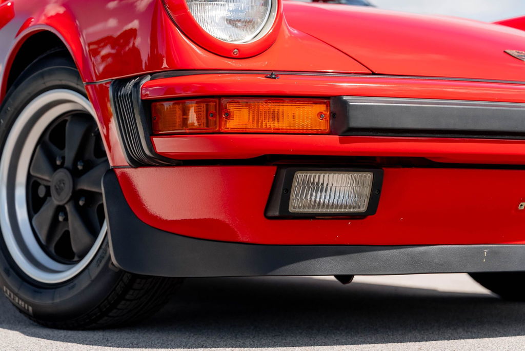 Porsche 911 Carrera 3.2 (US)