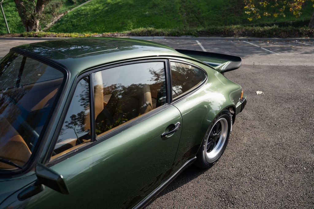 Porsche 911 Carrera 2.7