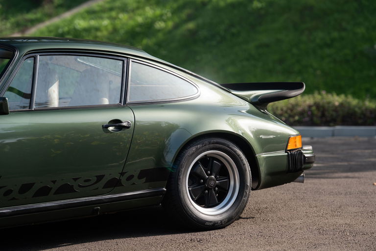 Porsche 911 Carrera 2.7