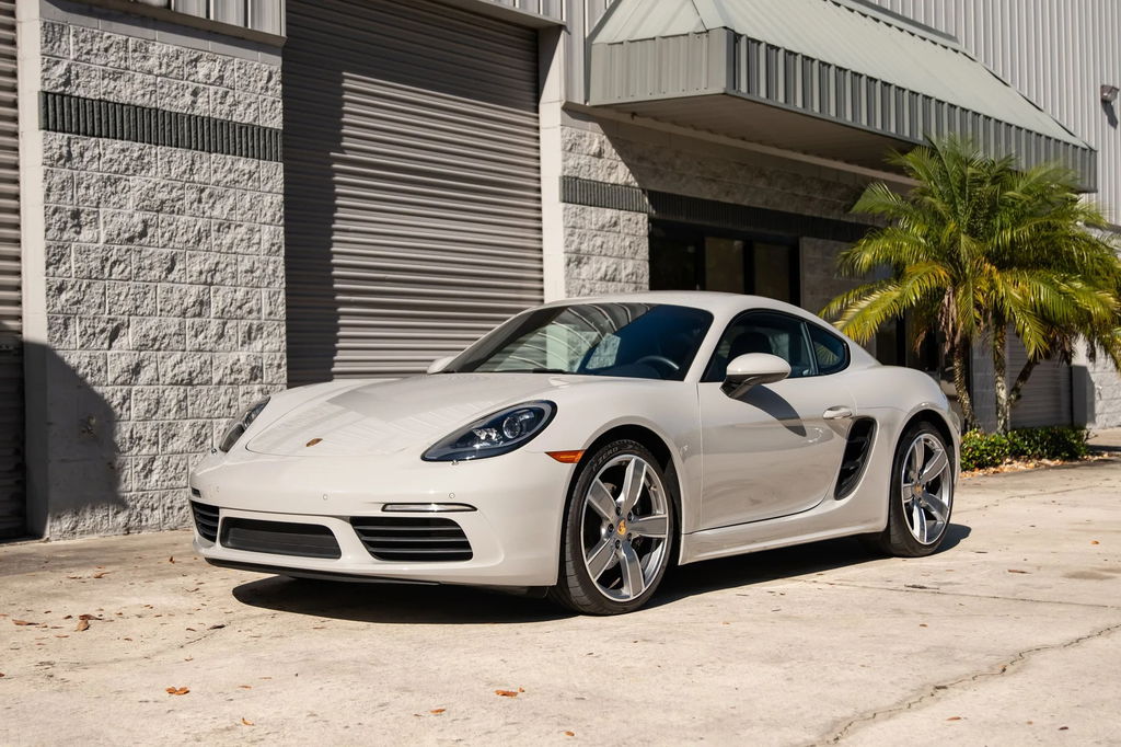 Porsche 718 Cayman