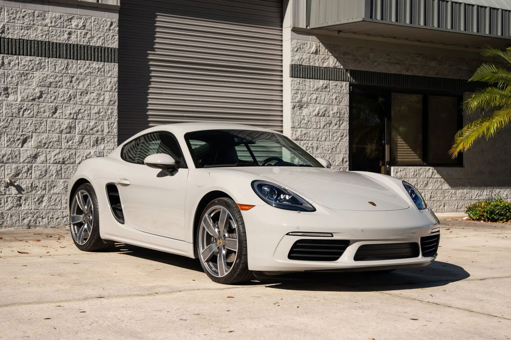 Porsche 718 Cayman