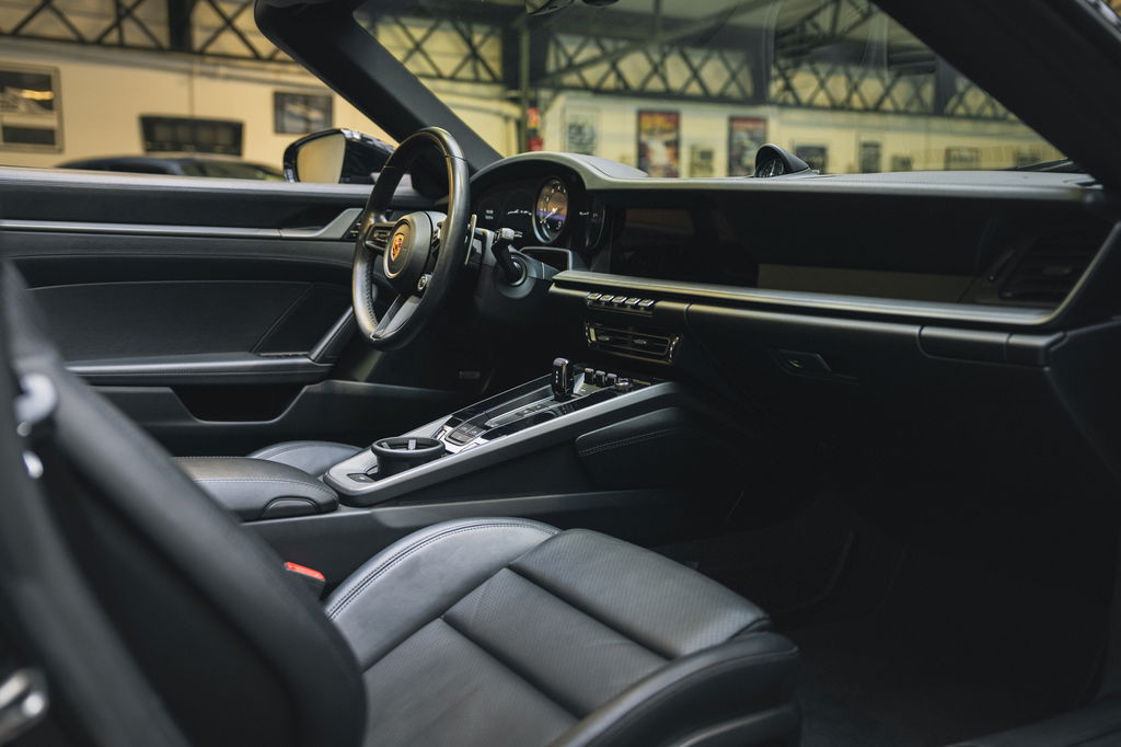 Porsche 992 Carrera 4S