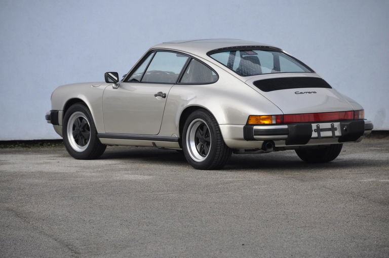 Porsche 911 Carrera 3.2