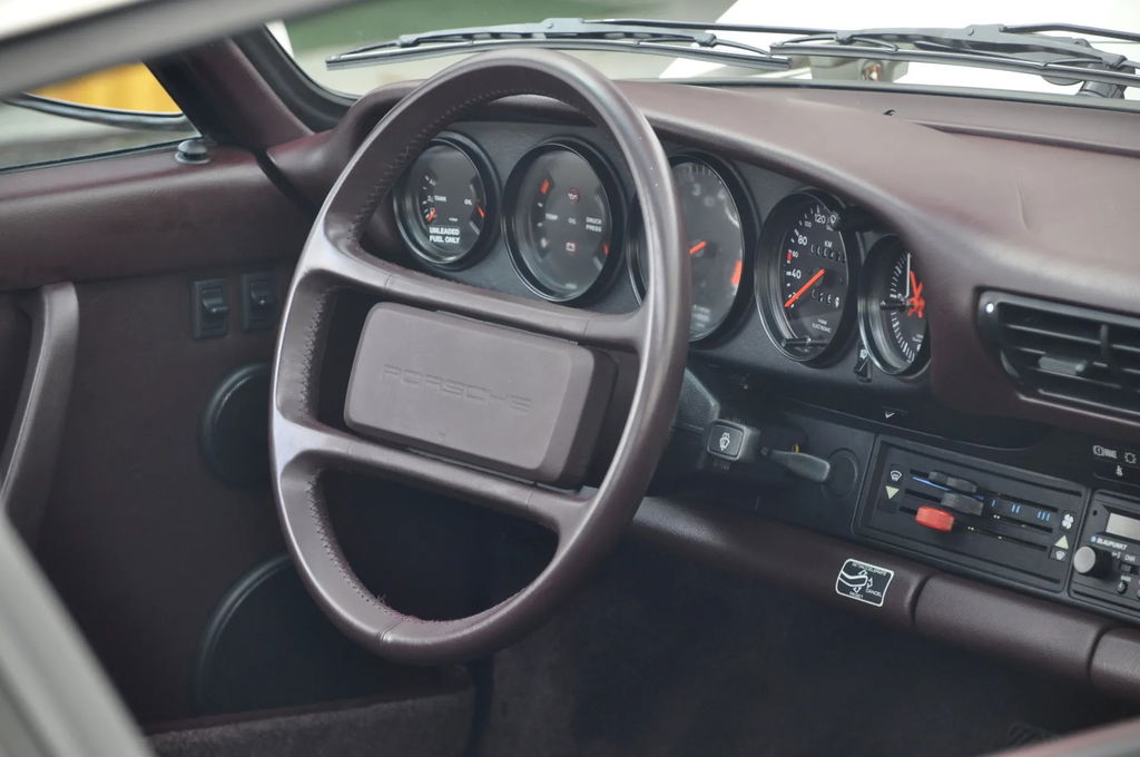 Porsche 911 Carrera 3.2