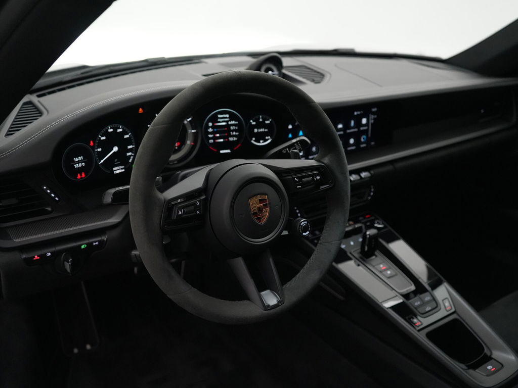 Porsche 992 Carrera GTS