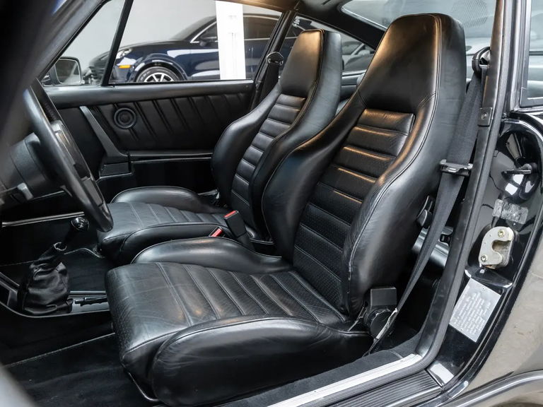 Porsche 911 Turbo 3.3