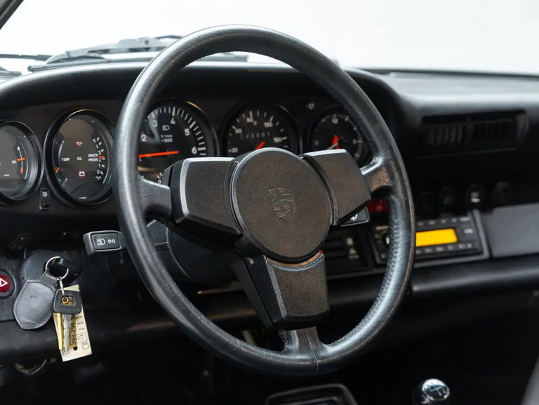 Porsche 911 Turbo 3.3