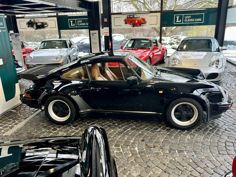 Porsche 911 Turbo 3.3
