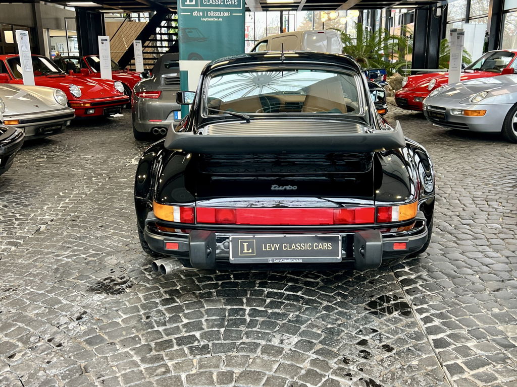Porsche 911 Turbo 3.3