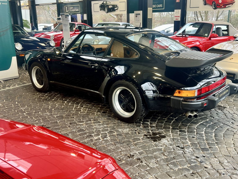 Porsche 911 Turbo 3.3
