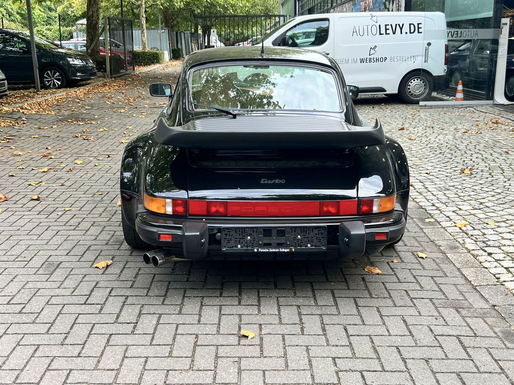 Porsche 911 Turbo 3.3