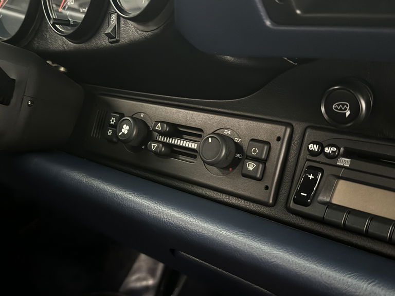 Porsche 993 Carrera 4