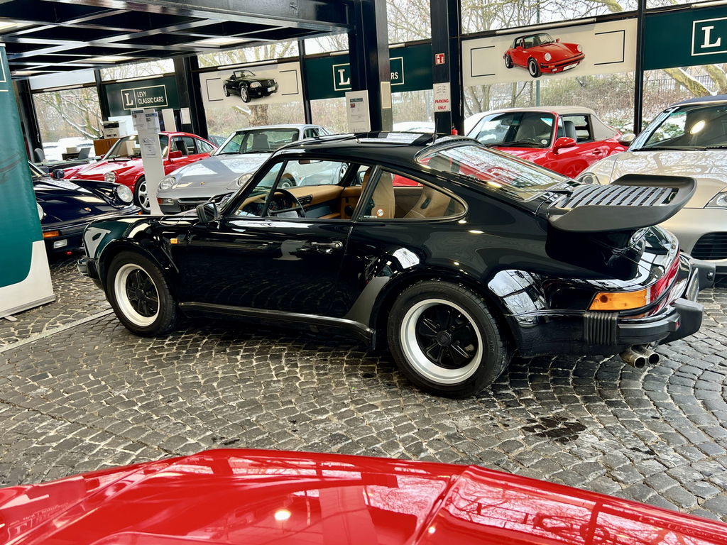 Porsche 911 Turbo 3.3