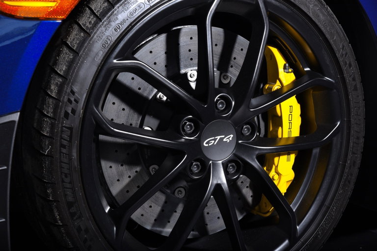 Porsche 718 Cayman GT4