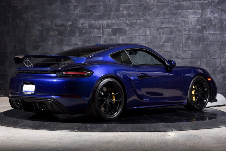 Porsche 718 Cayman GT4