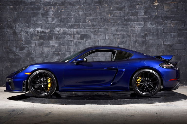 Porsche 718 Cayman GT4