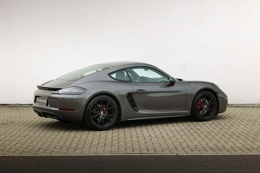 Porsche 718 Cayman