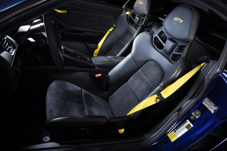 Porsche 718 Cayman GT4