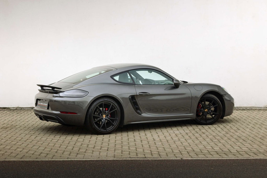 Porsche 718 Cayman