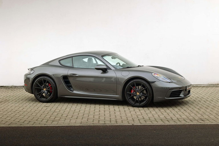 Porsche 718 Cayman
