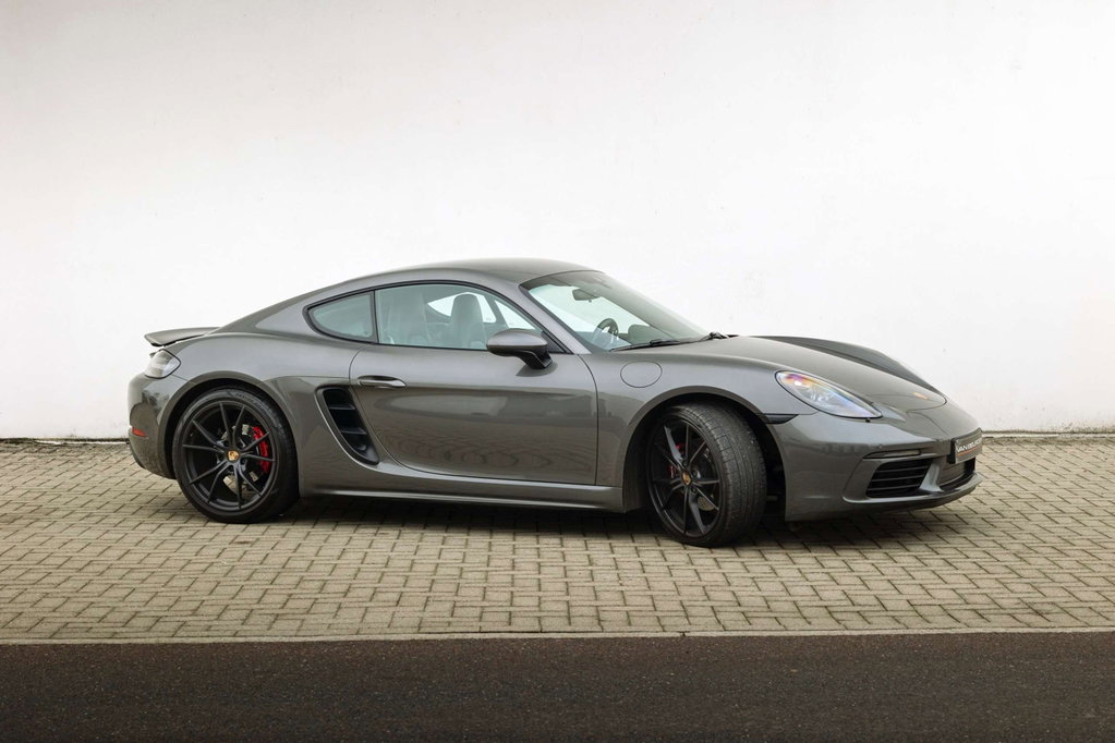 Porsche 718 Cayman