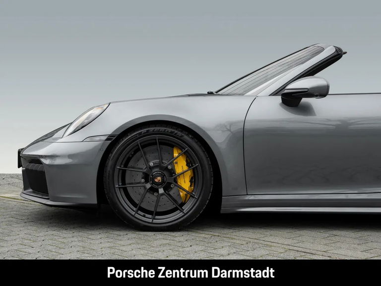 Porsche 992.2 Carrera 4 GTS