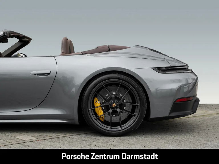 Porsche 992.2 Carrera 4 GTS