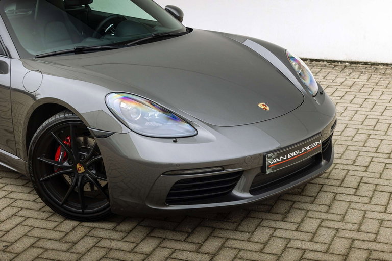 Porsche 718 Cayman