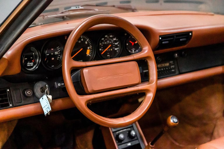 Porsche 911 Carrera 3.2 (US)