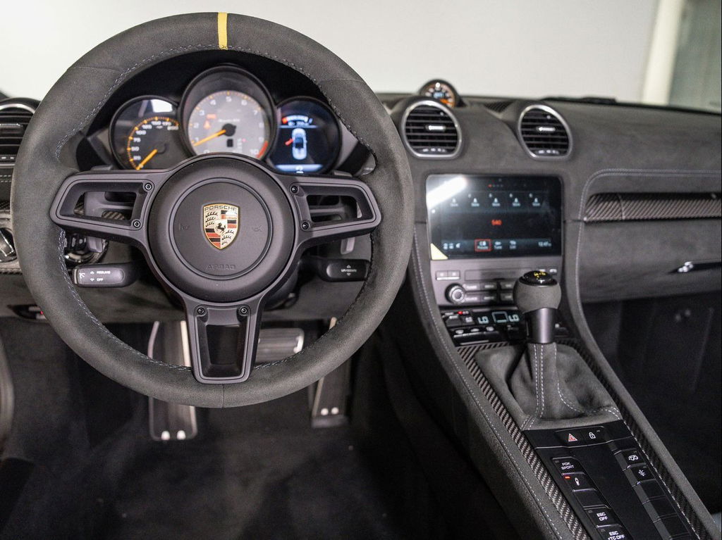 Porsche 718 Spyder RS