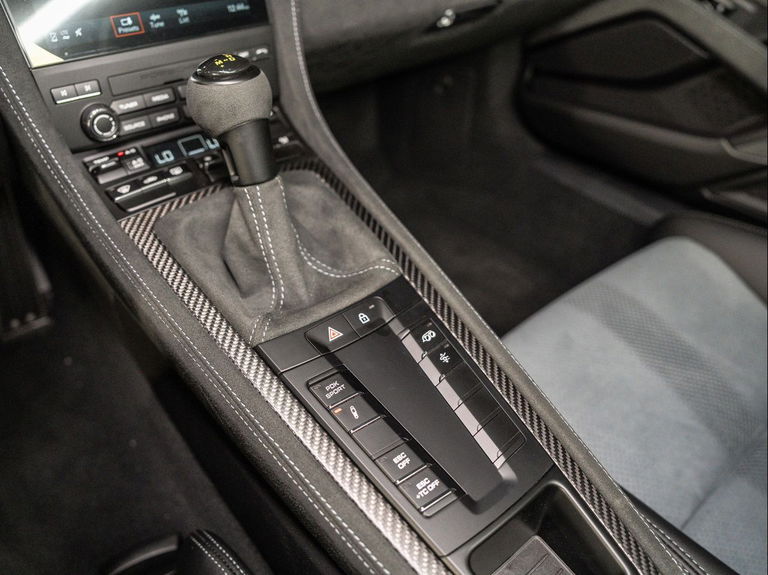 Porsche 718 Spyder RS