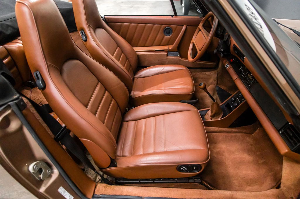 Porsche 911 Carrera 3.2 (US)