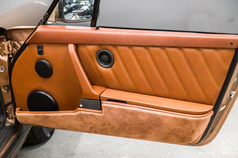 Porsche 911 Carrera 3.2 (US)