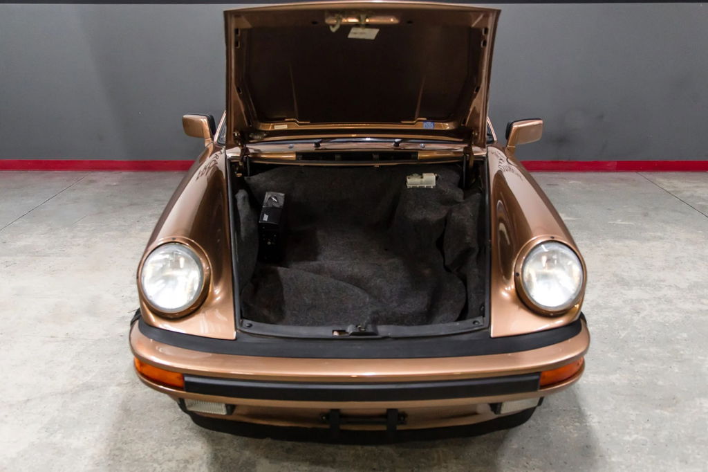 Porsche 911 Carrera 3.2 (US)
