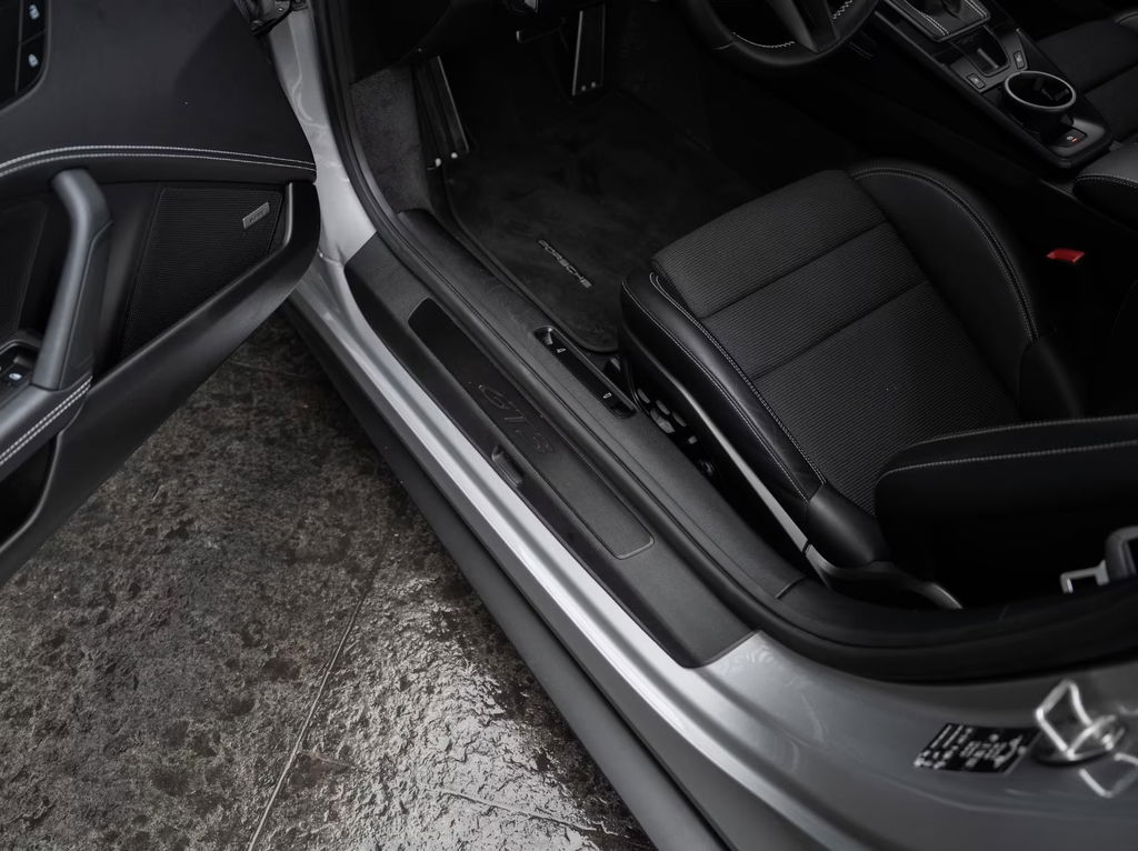 Porsche 992 GT3 Touring