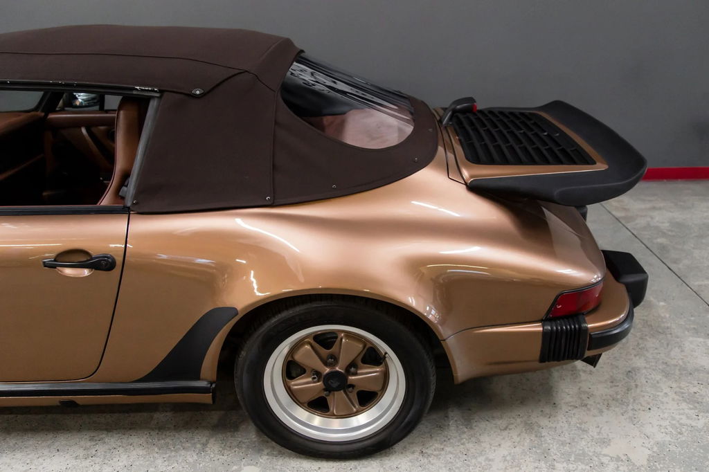 Porsche 911 Carrera 3.2 (US)