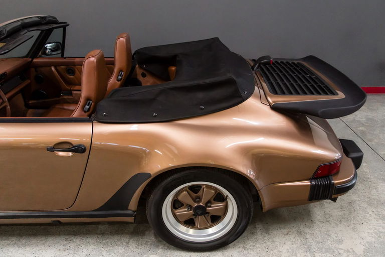 Porsche 911 Carrera 3.2 (US)