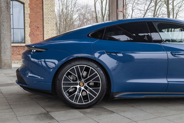Porsche Taycan Turbo