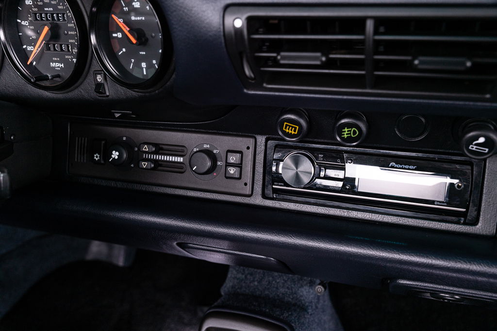 Porsche 964 Carrera 4