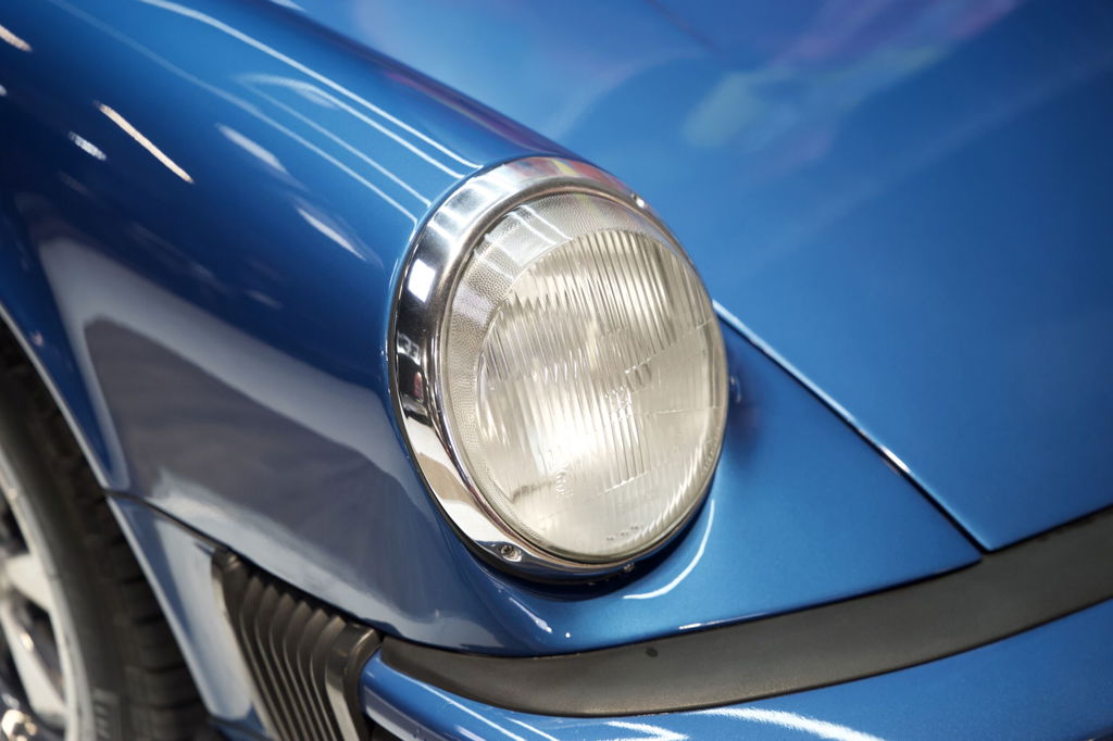 Porsche 911 Carrera 2.7