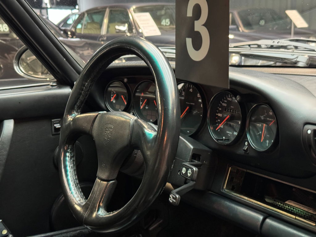 Porsche 964 Carrera 4