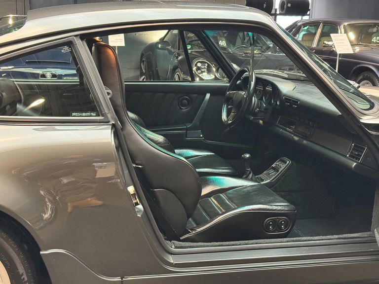 Porsche 964 Carrera 4