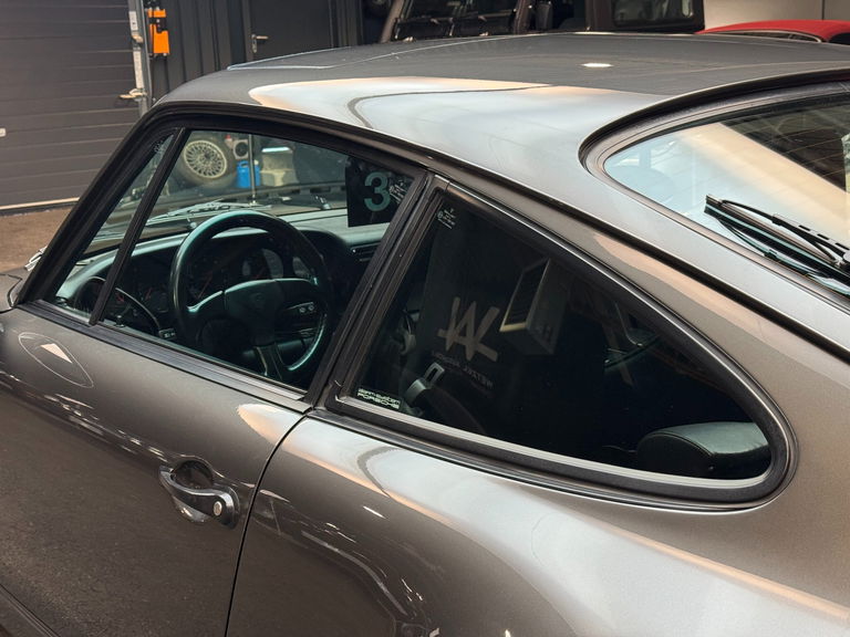 Porsche 964 Carrera 4