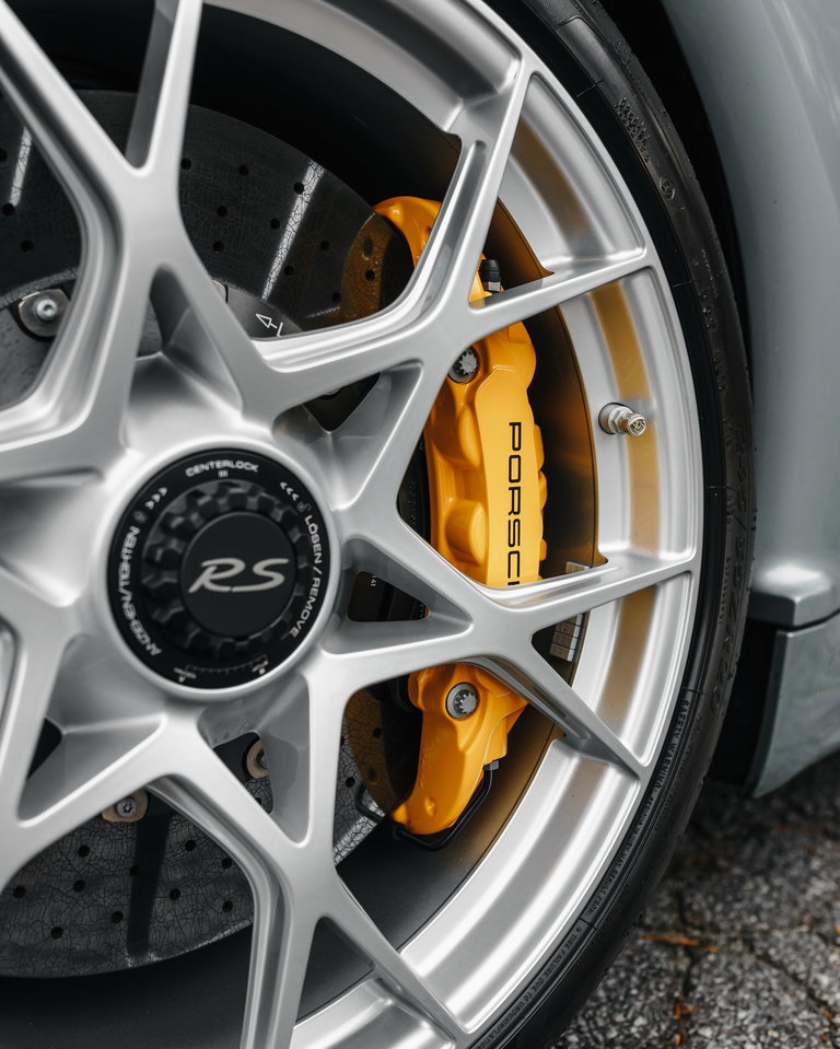 Porsche 718 Spyder RS